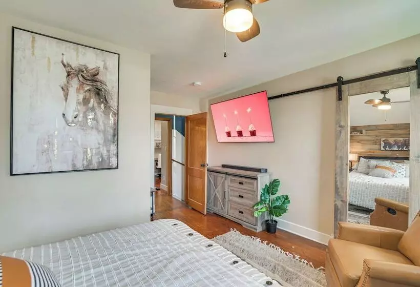 Modern Casselton Vacation Rental: 22 Mi To Fargo!