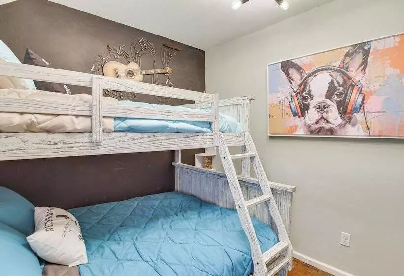 Modern Casselton Vacation Rental: 22 Mi To Fargo!