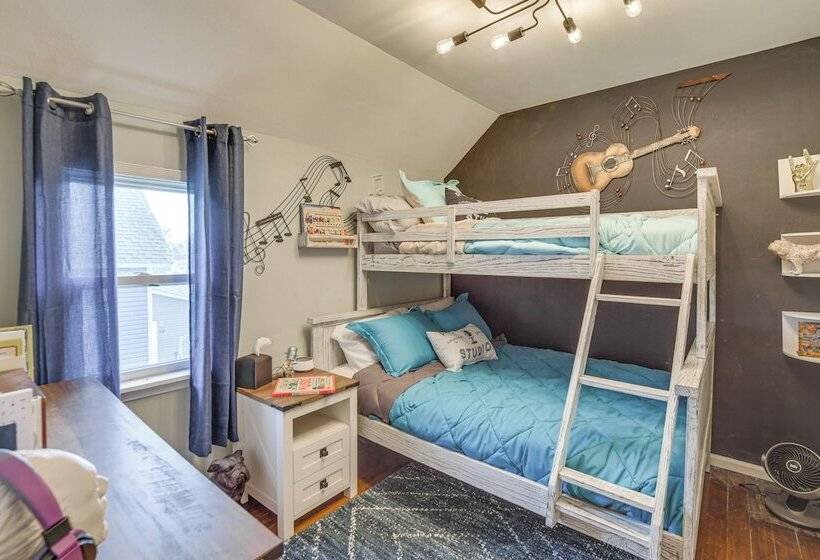 Modern Casselton Vacation Rental: 22 Mi To Fargo!