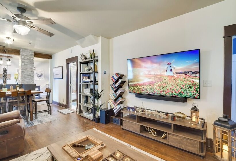 Modern Casselton Vacation Rental: 22 Mi To Fargo!