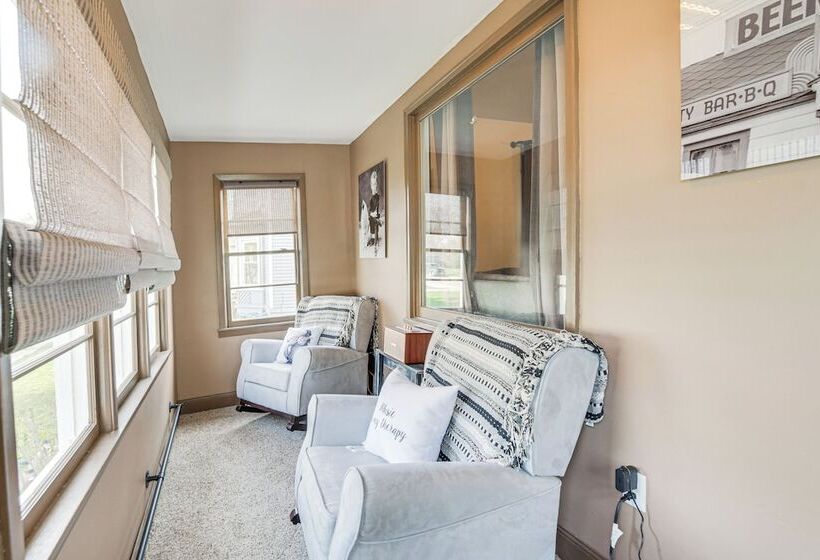 Modern Casselton Vacation Rental: 22 Mi To Fargo!