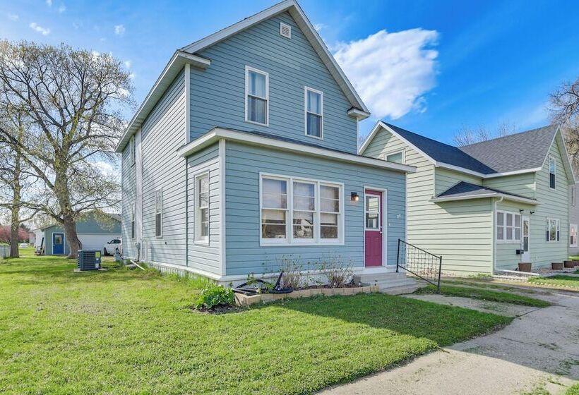 Modern Casselton Vacation Rental: 22 Mi To Fargo!