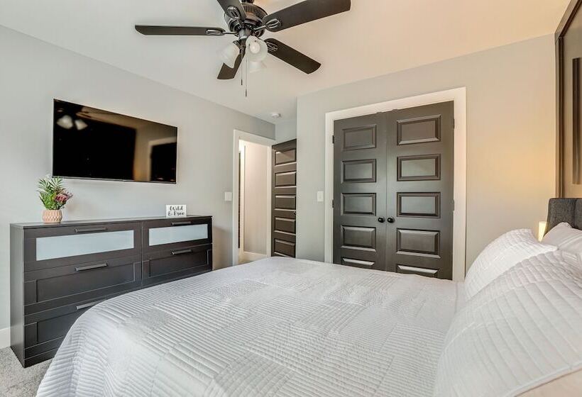 Modern Decatur Gem W/ Deck, 10 Mi To Atlanta