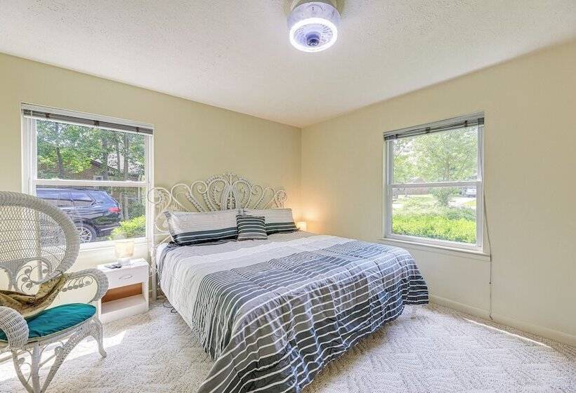 Morehead City Home ~ Walk To Beach Park!