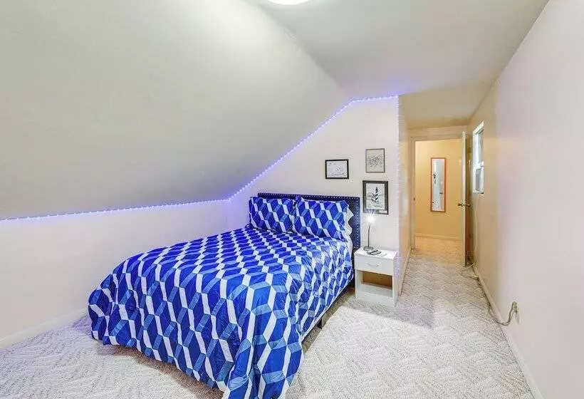 Morehead City Home ~ Walk To Beach Park!