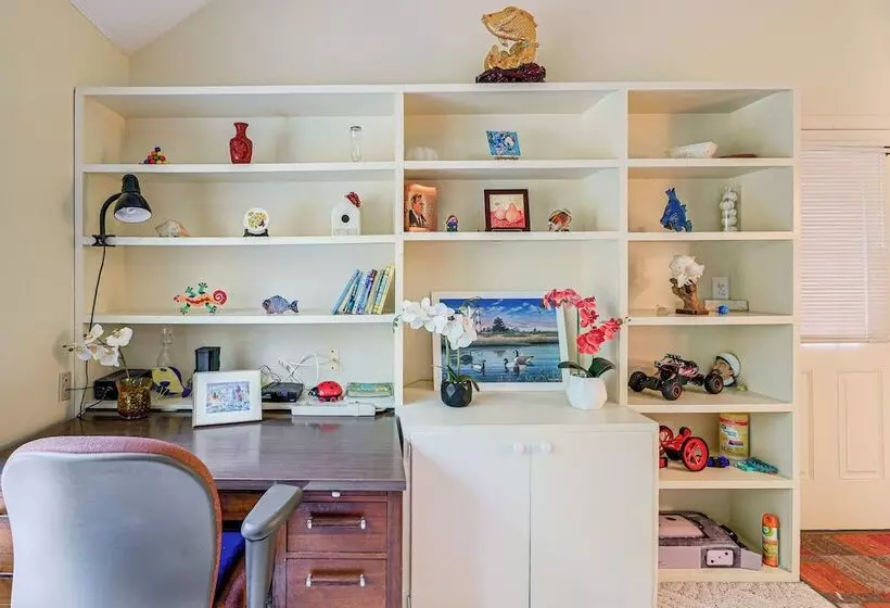 Morehead City Home ~ Walk To Beach Park!