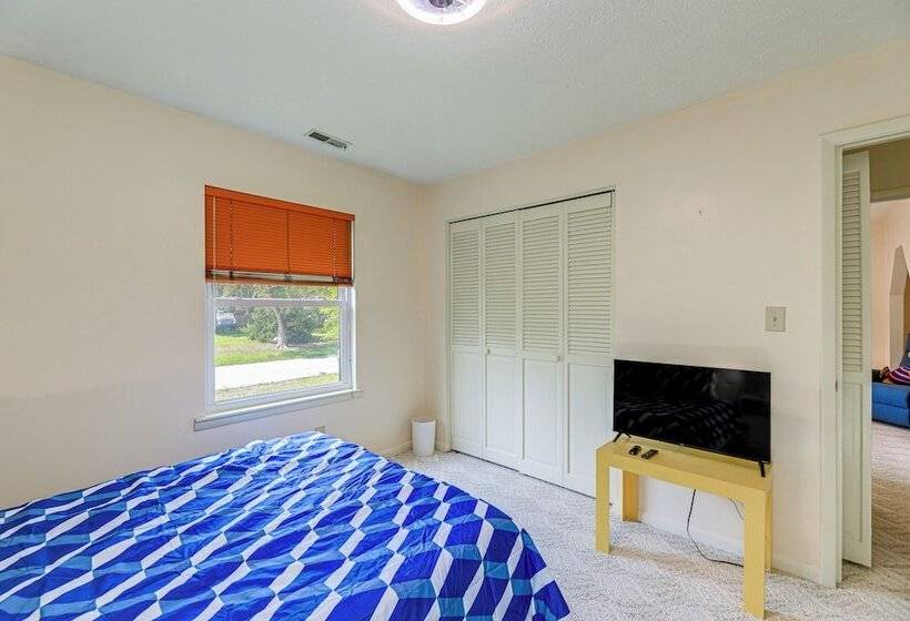 Morehead City Home ~ Walk To Beach Park!