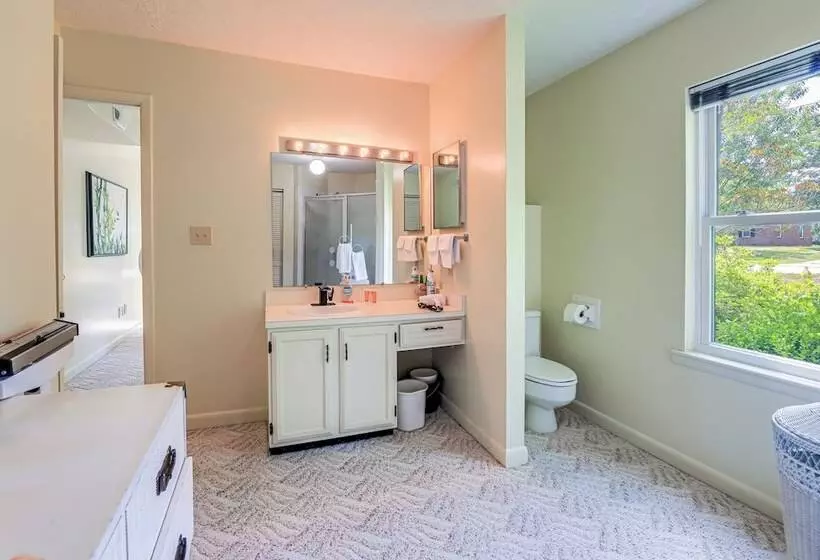 Morehead City Home ~ Walk To Beach Park!