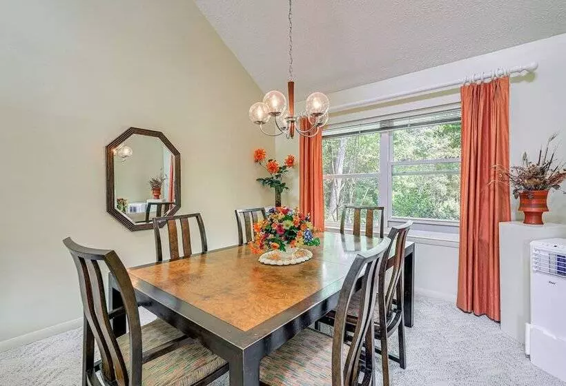 Morehead City Home ~ Walk To Beach Park!