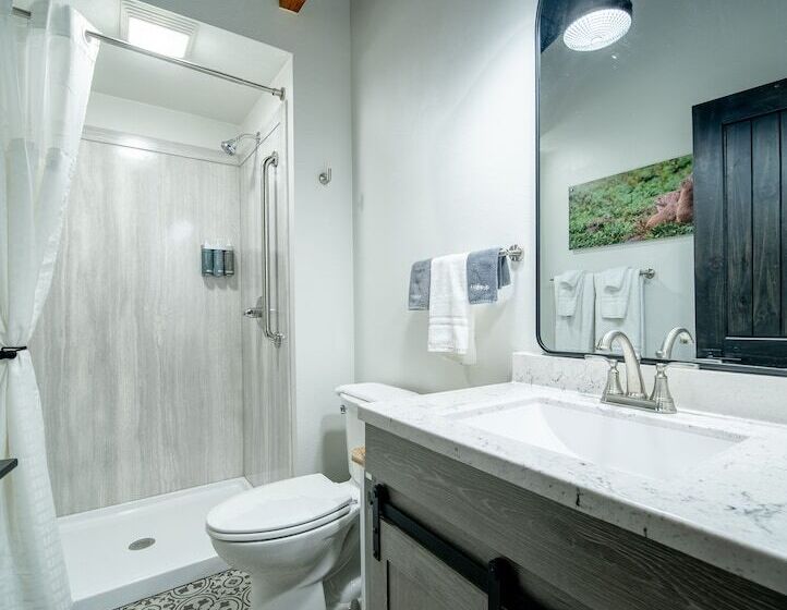 فندق على الطريق Hansen Inn And Cabins