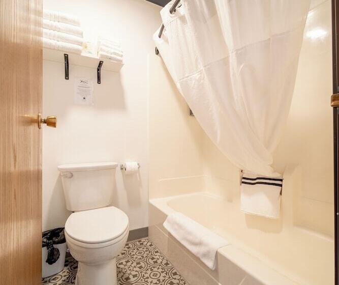 فندق على الطريق Hansen Inn And Cabins