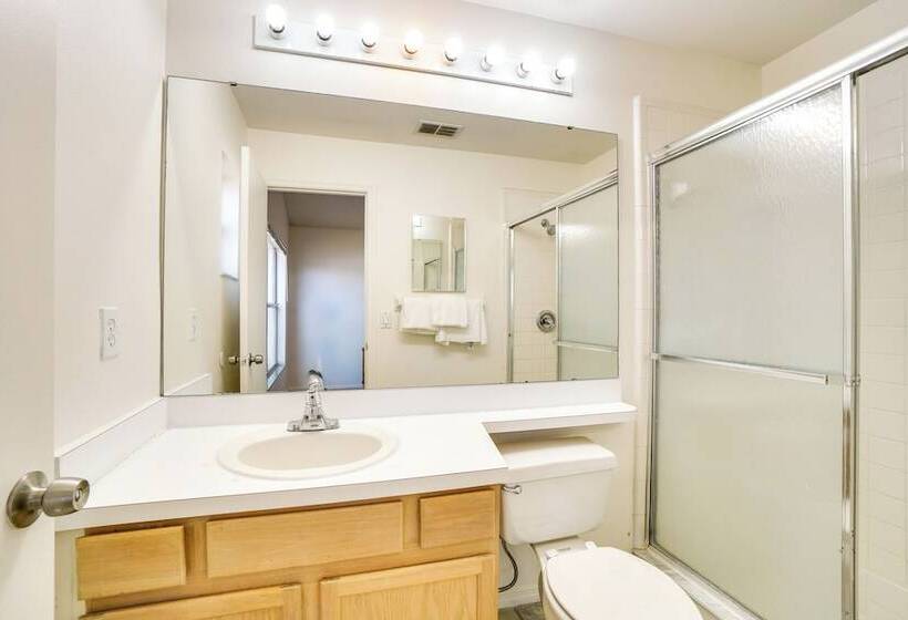 Close To Attraction: Home In Orlando