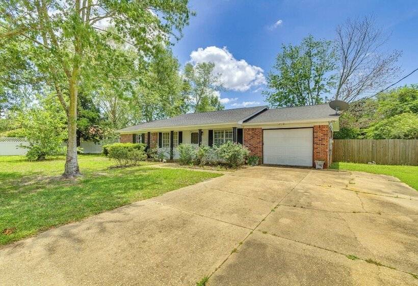 Pace Family Home: 1 Mi To Beach & Park!