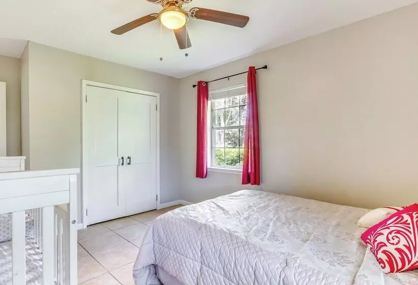 Pace Family Home: 1 Mi To Beach & Park!