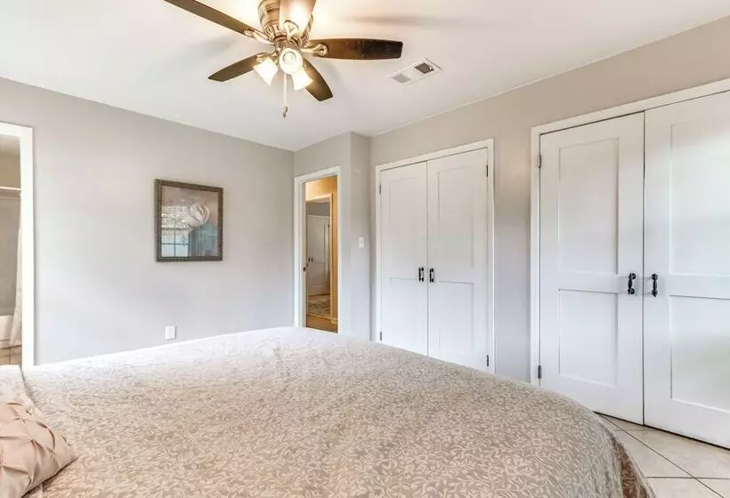 Pace Family Home: 1 Mi To Beach & Park!