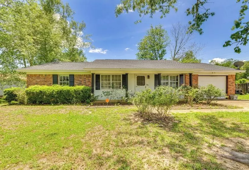 Pace Family Home: 1 Mi To Beach & Park!