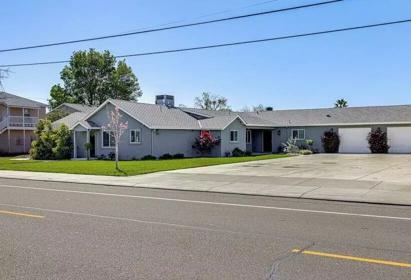 Quaint Hughson Vacation Rental, Walk To Downtown!