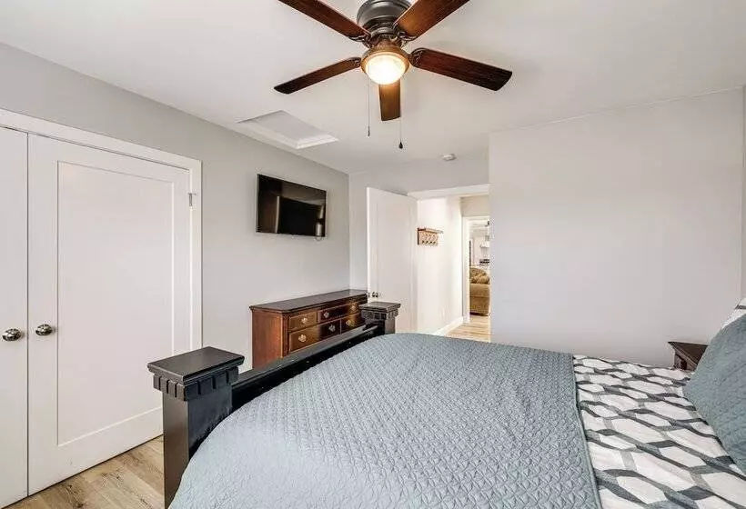 Quaint Hughson Vacation Rental, Walk To Downtown!