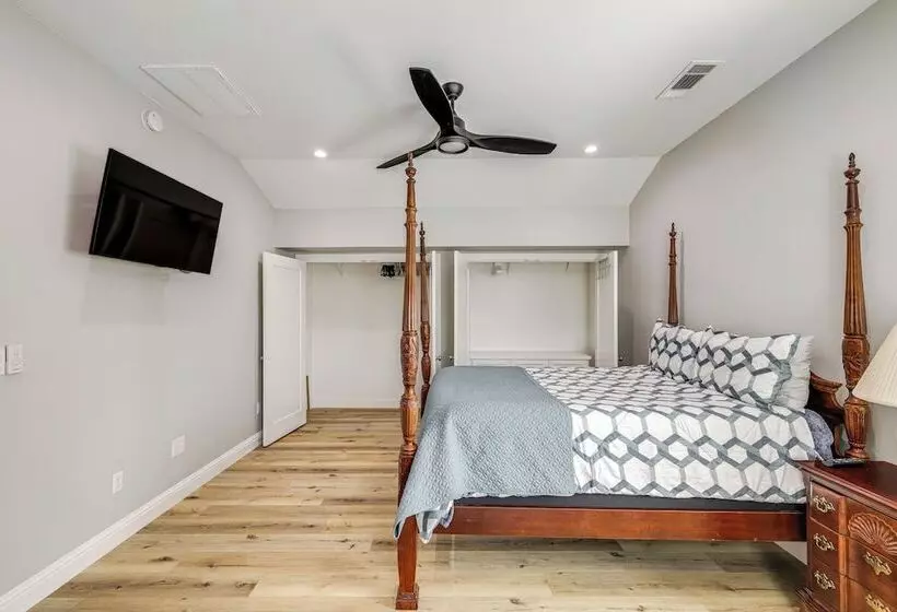 Quaint Hughson Vacation Rental, Walk To Downtown!