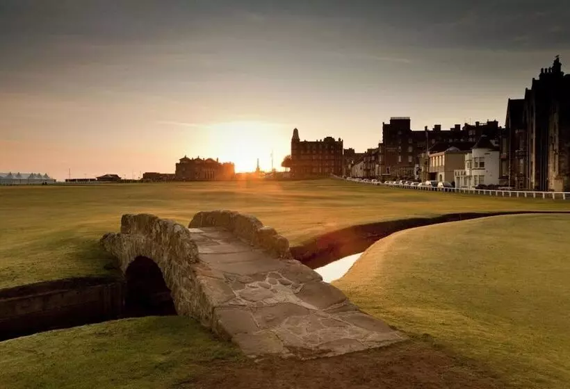 اقامتگاه Beautiful Hidden Hideout   Centre Of St Andrews