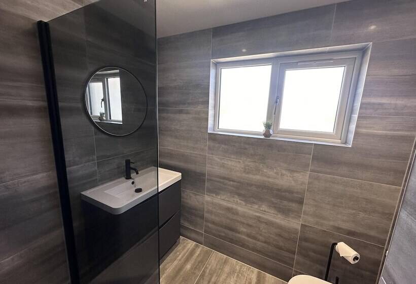 اقامتگاه Beautiful Hidden Hideout   Centre Of St Andrews