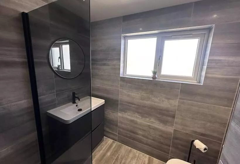 اقامتگاه Beautiful Hidden Hideout   Centre Of St Andrews