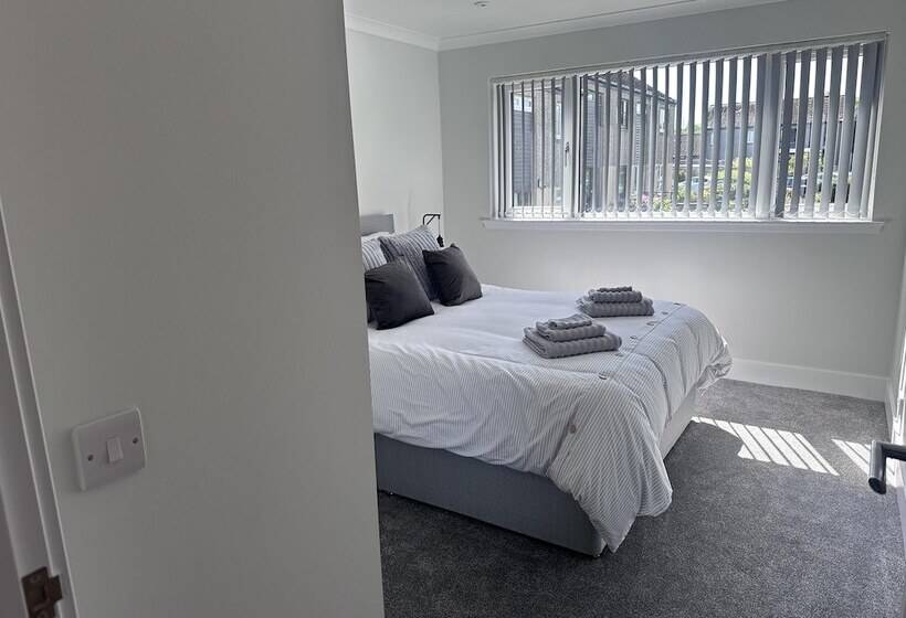 اقامتگاه Beautiful Hidden Hideout   Centre Of St Andrews