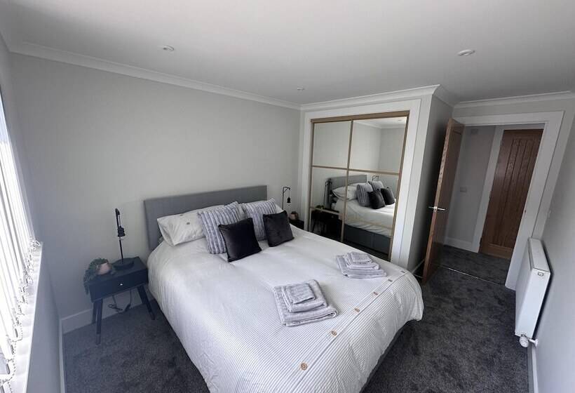 اقامتگاه Beautiful Hidden Hideout   Centre Of St Andrews