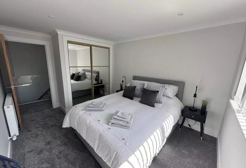 اقامتگاه Beautiful Hidden Hideout   Centre Of St Andrews