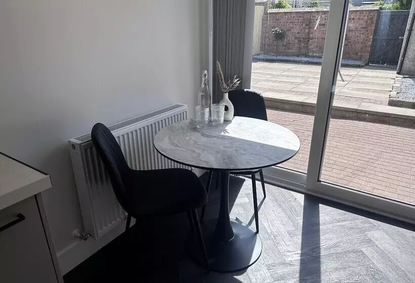 اقامتگاه Beautiful Hidden Hideout   Centre Of St Andrews