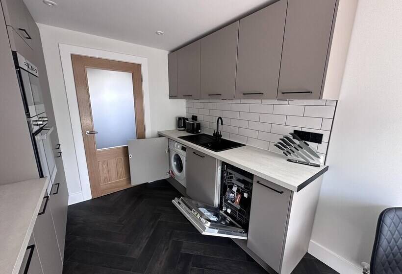 اقامتگاه Beautiful Hidden Hideout   Centre Of St Andrews