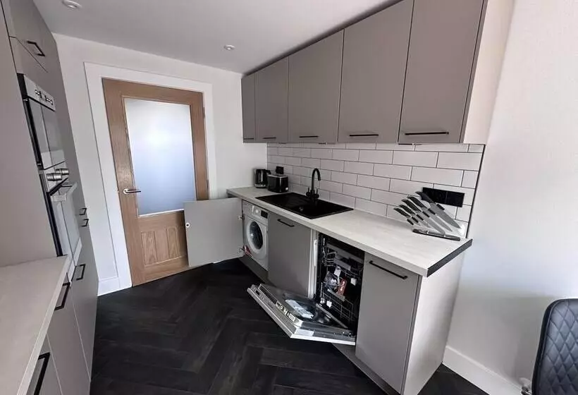 اقامتگاه Beautiful Hidden Hideout   Centre Of St Andrews