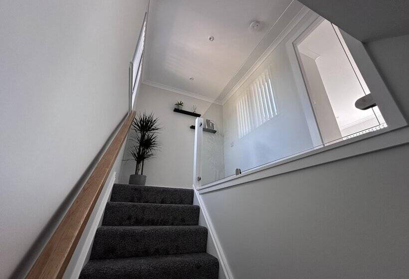 اقامتگاه Beautiful Hidden Hideout   Centre Of St Andrews