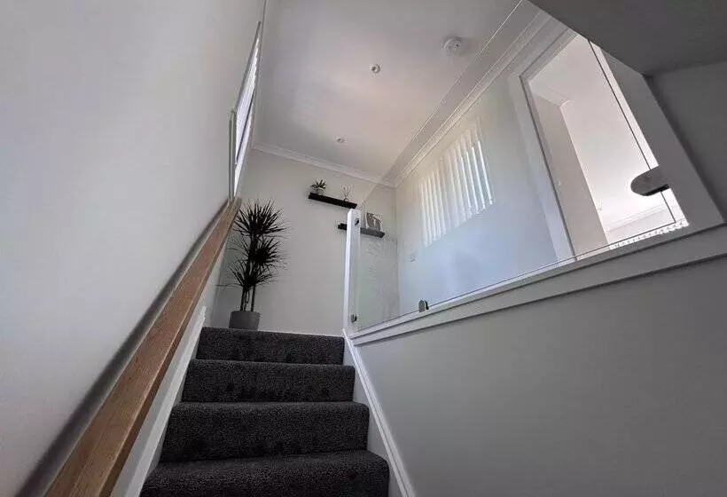 اقامتگاه Beautiful Hidden Hideout   Centre Of St Andrews