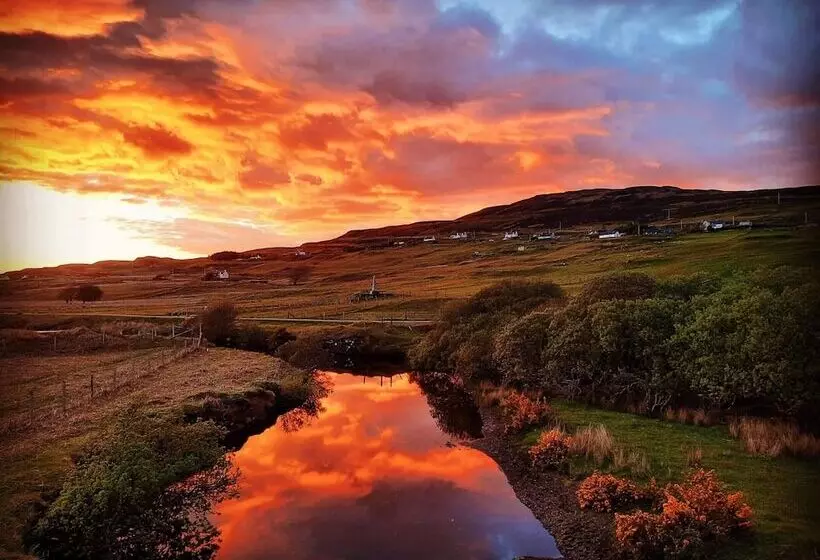 Residenssi Colbost/3bedcottage/woodburner/greatwalks