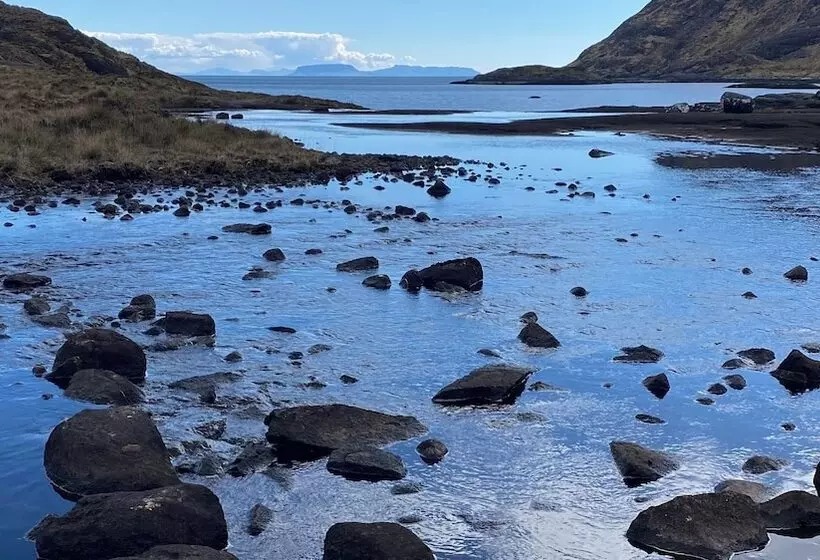 Residenssi Colbost/3bedcottage/woodburner/greatwalks