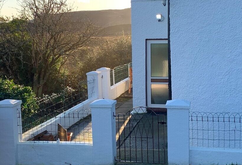 إقامة Colbost/3bedcottage/woodburner/greatwalks