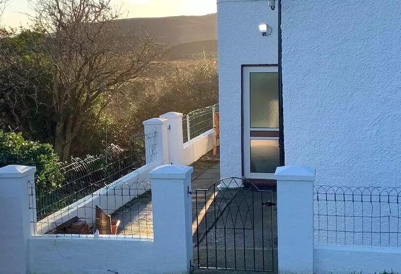 Residenssi Colbost/3bedcottage/woodburner/greatwalks