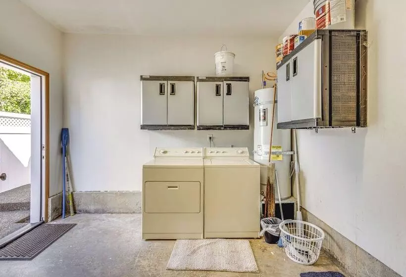 Rockaway Beach Home W/ Hot Tub: Half Mi To Beach!