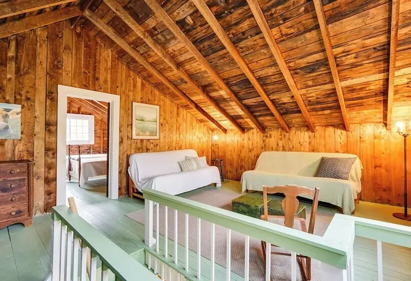 4 Mi To Lake Raponda! Secluded Family Cottage