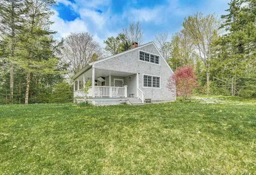 4 Mi To Lake Raponda! Secluded Family Cottage