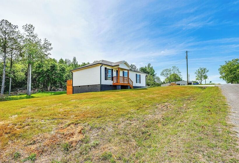 Secluded Guntersville Home Near Lake & Marinas!