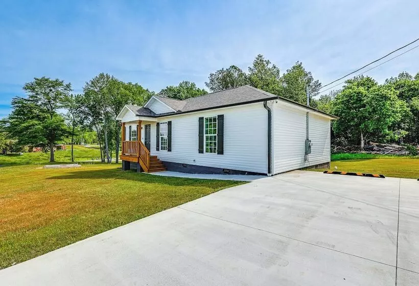 Secluded Guntersville Home Near Lake & Marinas!
