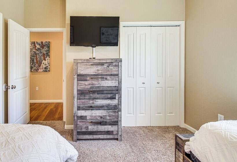 Deck & Atv Trail Access: Quiet Cabin In Show Low