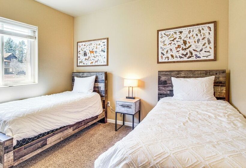 Deck & Atv Trail Access: Quiet Cabin In Show Low