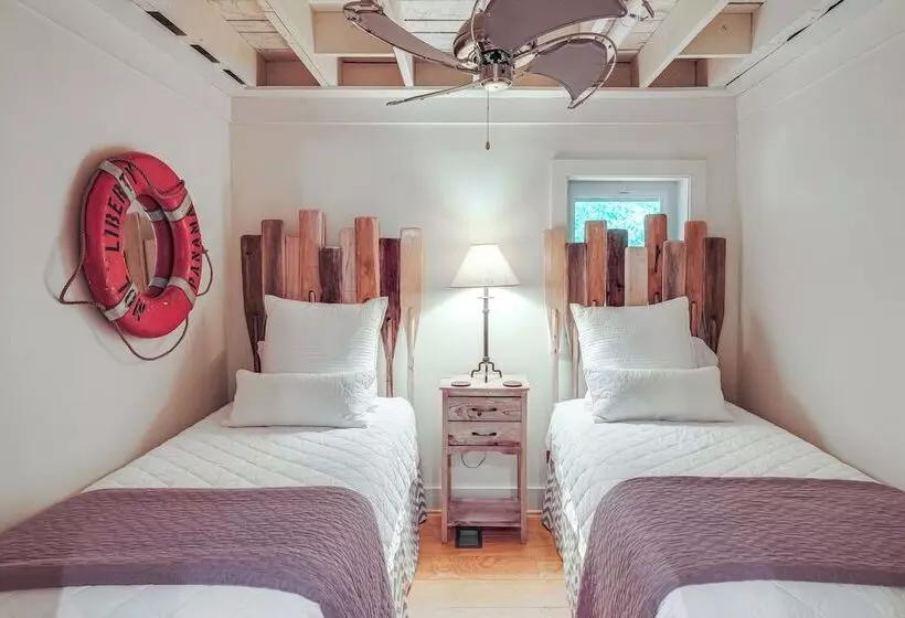 Silver Point Home ~ 1/2 Mi To Center Hill Lake!