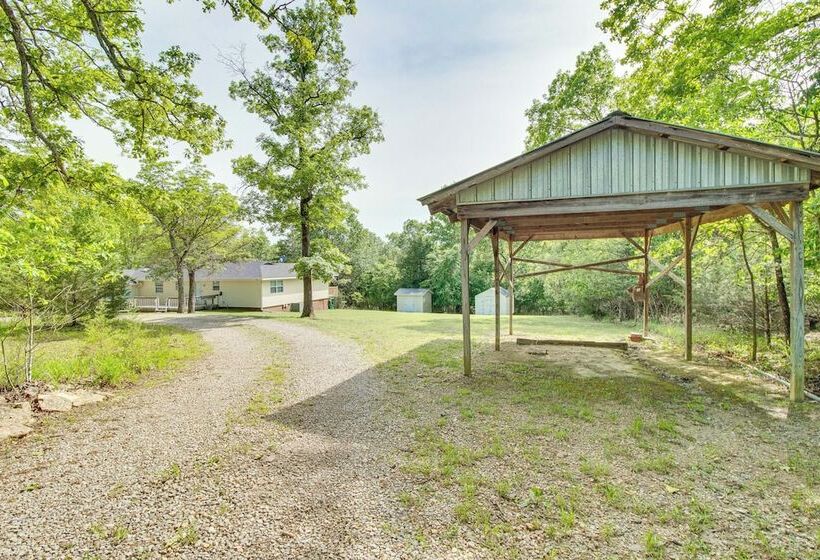 Spacious Mountain Home Retreat Near Norfork Lake!
