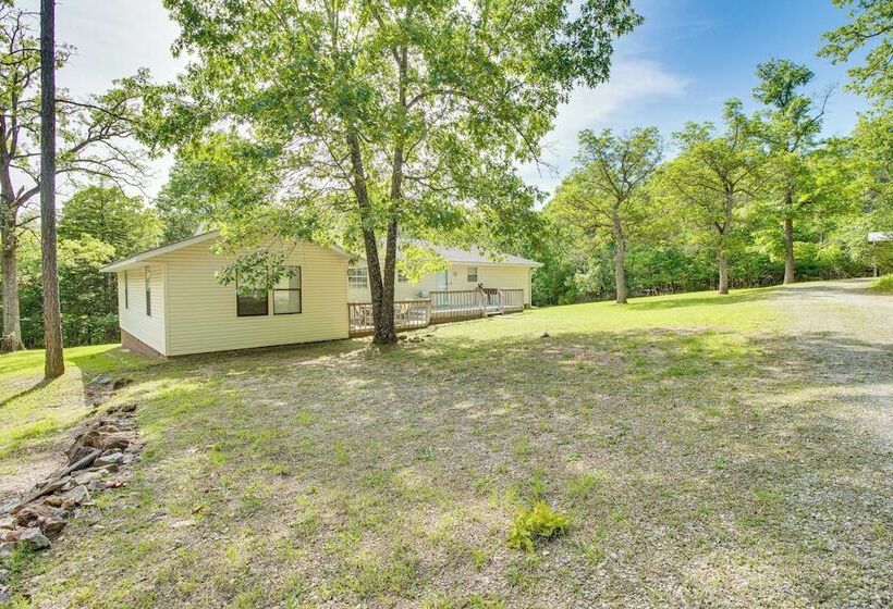 Spacious Mountain Home Retreat Near Norfork Lake!