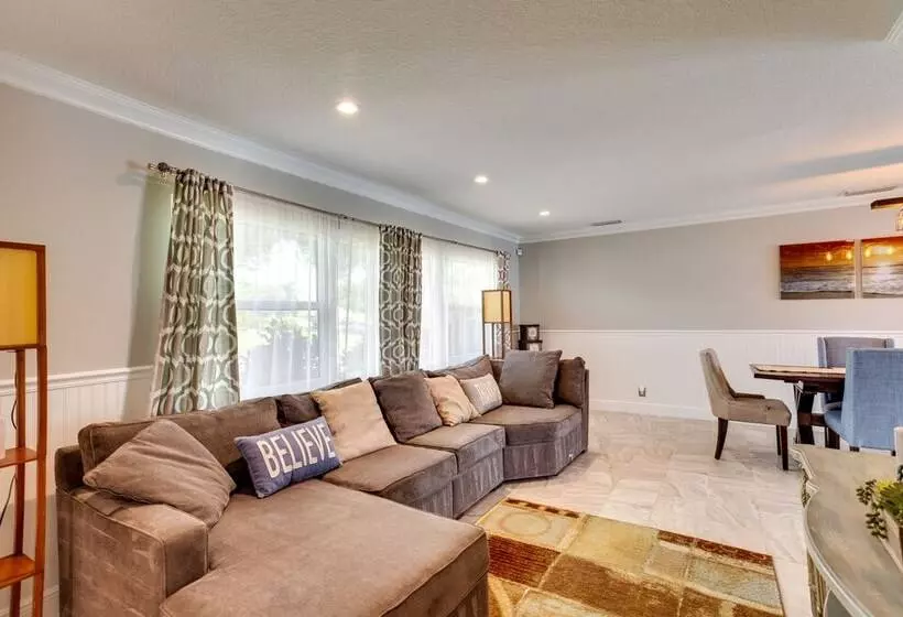 Pool & Screened In Patio: Tropical Florida Abode