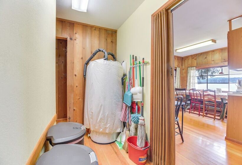 Waterfront Grapeview Escape W/ Boat Dock & Views!